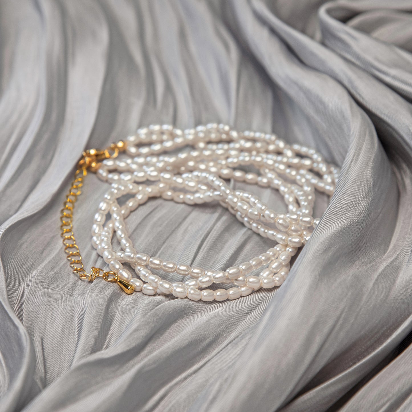 Twisting Layer Pearls Necklace