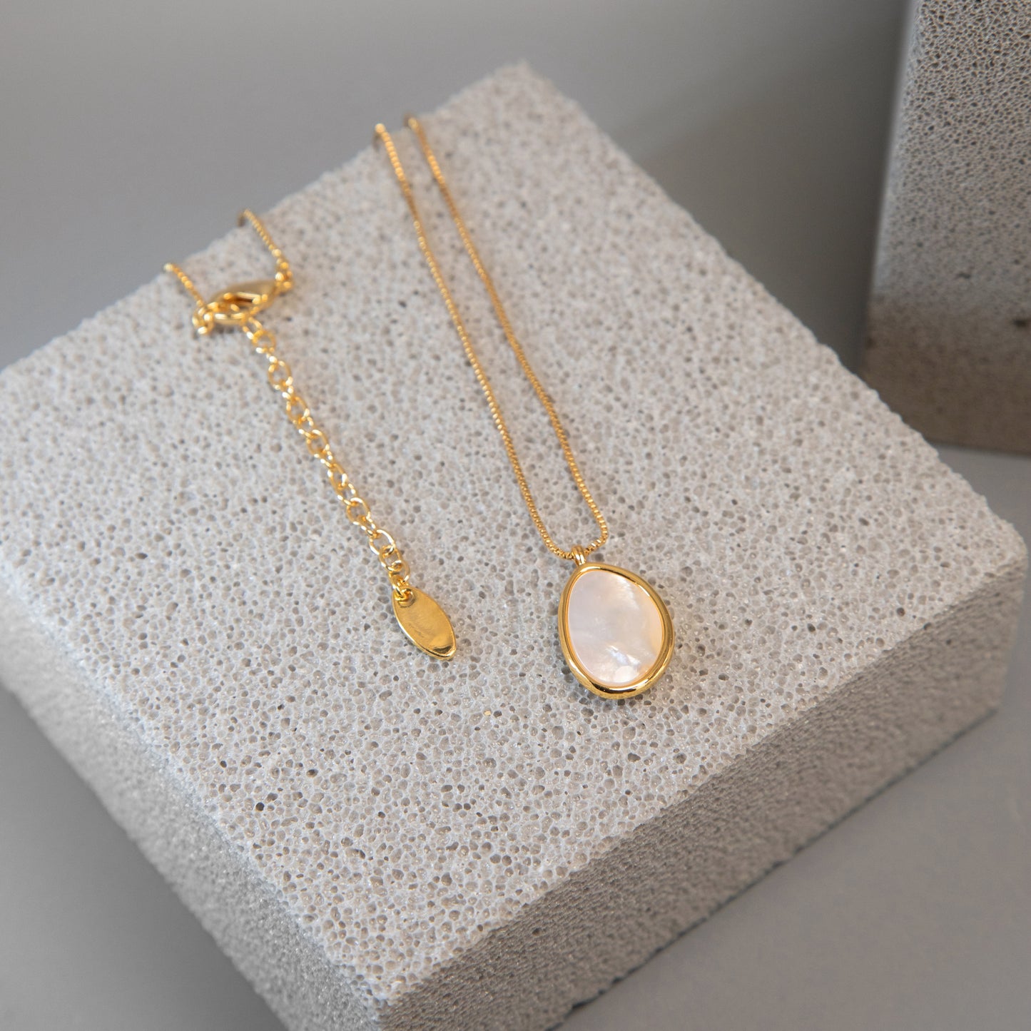 Mother-of-pearl Necklace