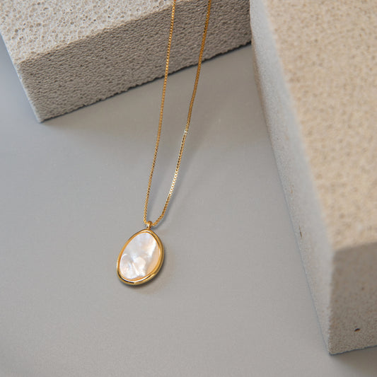 Mother-of-pearl Necklace